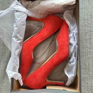 🎉 NWT! Ann Taylor Pump